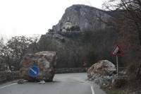 Под Севастополем камнепад накрыл туристическую группу. Погибла женщина