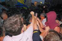 Жара – не мороз, выстоим. Оппозиция призывает сделать акцию под Украинским домом бессрочной