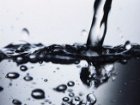 Донецкая санэпидемстанция утверждает, что люди могут смело пить воду из кранов. Она просто пахнет дустом
