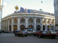 Толстосумы могут хвататься за кошельки: Янукович дал добро на приватизацию Гостиного двора