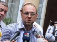 Власенко уверовал, что Тимошенко будут лечить все семь лет, а злые люди обещают выписать