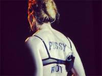 Проехавшись в Киеве по Януковичу, Мадонна в Москве выступила в поддержку Pussy Riot