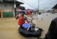 Сильнейшее наводнение на Филиппинах уносит все больше жизней