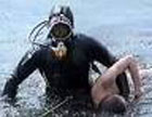 В Керчи рядом с отдыхающими плавал труп женщины