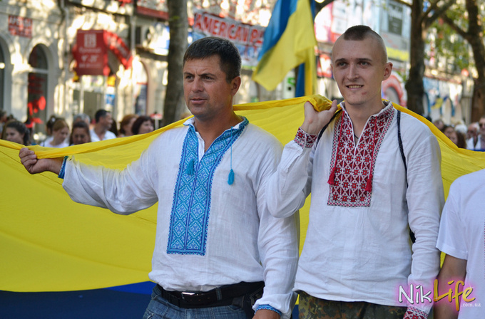 Мужики хохлы. Украинские мужчины. Парни в вышиванках. Украинцы мужчины. Украинский мужик.