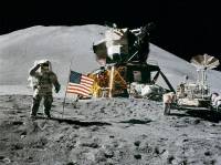 Мир еще не смог смириться со смертью Нила Армстронга - человека, шагавшего по Луне