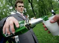 В Минздраве решили, что анкеты, розданные школьникам, гарантированно уберегут их от алкоголя и наркотиков