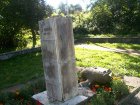 Неизвестные вандалы развалили памятник Ивану Франко в Трускавце, после чего он оказался на свалке