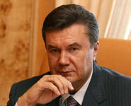 Янукович разрешил Лутковской ездить к Тимошенко хоть каждый день и даже общаться с сокамерницами