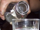 Каждая вторая бутылка водки в Украине – нелегальная отрава. Минздрав предупредил