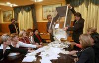 В Киеве есть округа, на которых не подсчитали еще и 4% голосов. Боятся посчитать «не совсем правильно»?