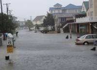 Ураган «Сэнди» разрушил дамбу в штате Нью-Джерси. Потоки воды сметают все на своем пути