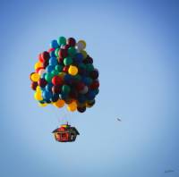 Если поверить в сказку, можно взлететь даже на обычных воздушных шарах