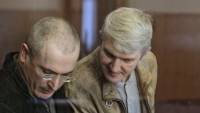 Суд скостил приговор Лебедеву и Ходорковскому на два года