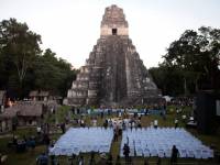 Спасаясь от конца света, туристы повредили древний храм в Гватемале