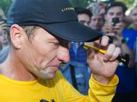 Лэнс Армстронг признался в употреблении допинга