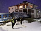 В Швеции уборщица умудрилась не только угнать поезд, но и протаранить на нем дом