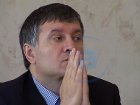 В Харькове к месту содержания Тимошенко спешно подвозят сторонников Партии регионов и «Беркут». Оппозиция начеку