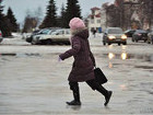 За сутки на киевских улицах оказалось 2,3 тысячи тонн соли и песка