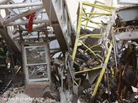 В Одессе рухнувший строительный кран парализовал движение транспорта