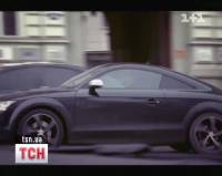 Пока Юлю «пытают» в Харькове, ее беглый муж рассекает по Праге на шикарной Audi ТТ