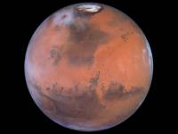 Ученые знают, как сделать Марс похожим на Землю. Достаточно долбануть по нему кометой