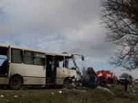 В Крыму легковушка протаранила автобус. Один человек погиб, 13 получили травмы