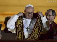 Католики получили Папу, украинцы — именные билеты, а журналисты — оплеухи от Азарова. Картина дня (13 марта 2013)