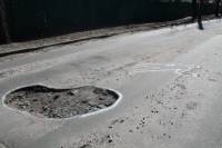Дороги в Черкассах настолько «хороши», что сразу наталкивают на мысли о трупах