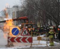 В центре Москвы из-под земли вырвался пятиметровый газовый факел