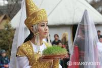 Пока нас с вами засыпает снегом, некоторые празднуют приход весны