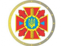 По всей стране неспокойно. На Черном море – пятиметровые волны, в Карпатах сходят лавины