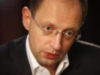 Если власть в Киеве собирается отменить выборы, то она так же хочет отменить выборы и президента Украины /Яценюк/