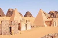 Археологи раскопали в Судане 35 пирамид царства Куш