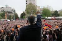 «Альтернативная инаугурация» в Ереване закончилась сначала митингом, а потом банальной дракой