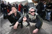 Спортивные штаны, туфли, семечки и «реальные пацаны». В Киеве прошел парад «гопников»