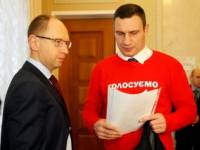 Как Яценюк и Кличко оставили Азарова у руля