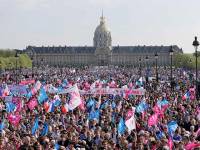Франция восстала против легализации однополых браков