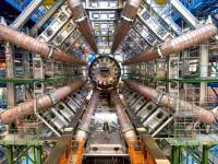 Большой адронный коллайдер «взял след» загадочной антиматерии