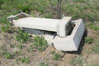 Ошалевшие от свалившегося «покращення» жители Донбасса громят могилы ради металлолома