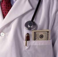 Если у пациента нет денег, клятва Гиппократа на некоторых врачей уже не распространяется