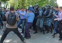 «Свободовцев», задержанных за драку с милицией в День Победы, отпустили в тот же вечер