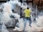 «Антифашисты» возложили цветы к памятнику Ватутину, а на оппозиционеров напали неизвестные со слезоточивым газом