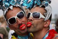 Кто шагает дружно в ряд? «Голубочков» наш отряд… В Киеве начался гей-парад