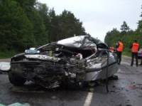 На Ровенщине в столкновении автобуса с легковушкой погибли мужчина и младенец