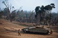 Израиль на всякий случай подогнал танки к границе с Сирией
