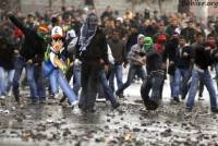 Сводка из Стамбула: местные «вадики румыны» с ножами и дубинками нападают на протестующих