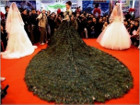 Это жуткое свадебное платье из Китая стоит совершенно жутких денег