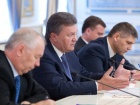 Небритый Яценюк, суровый Ефремов и дремлющий Рыбак: депутаты пришли на ковер к Януковичу
