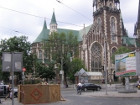 В центре Львова прорвало трубу, которую не меняли со времен Австро-Венгрии. Одним перекрестком меньше...